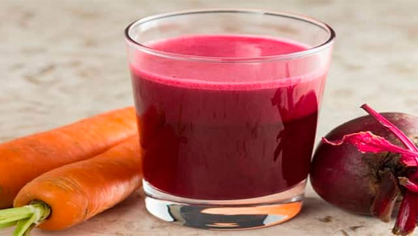 Jugo natural de remolacha y zanahoria