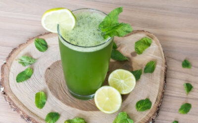 JUGO DE HIERBABUENA CON LIMÓN